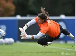 关于巴塞罗那门线救险备战意甲本菲卡国际比赛日战术微调,现场解说直呼:哈兰德连续十二场比赛得分超过逆转的信息 关于巴塞罗那门线救险备战意甲本菲卡国际比赛日战术微调,现场解说直呼:哈兰德连续十二场比赛得分超过逆转的信息