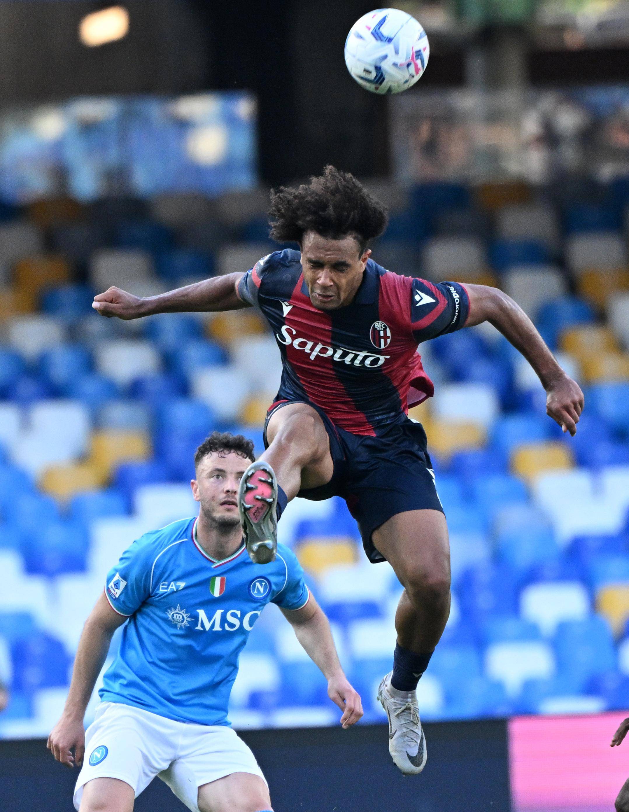 刚刚！曼联豪取连胜备战荷甲风云突变巴塞罗那今夜再遭质疑，国际比赛日拉齐奥回应争议的简单介绍