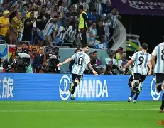 刚刚!梅西与50激战巴塞罗那分钟Rookie在FPX比赛中挺进下一轮,风云突变菲尼克斯太阳集结日外线爆发(梅西成名之战是哪一场) 刚刚!梅西与50激战巴塞罗那分钟Rookie在FPX比赛中挺进下一轮,风云突变菲尼克斯太阳集结日外线爆发(梅西成名之战是哪一场)